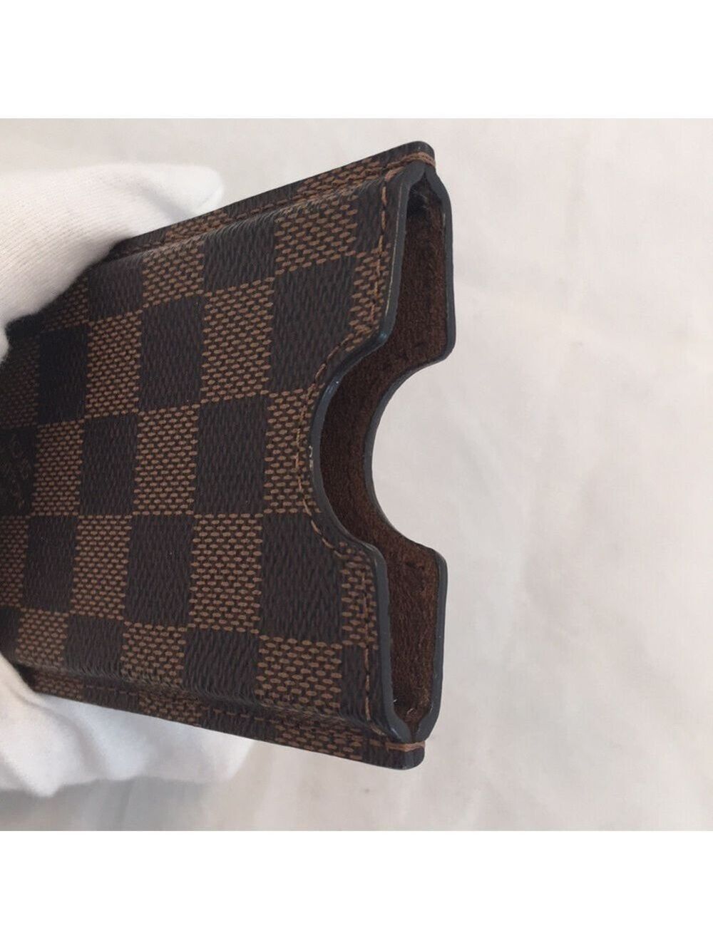 LOUIS Vuitton Phone Case - Picture 5 of 8